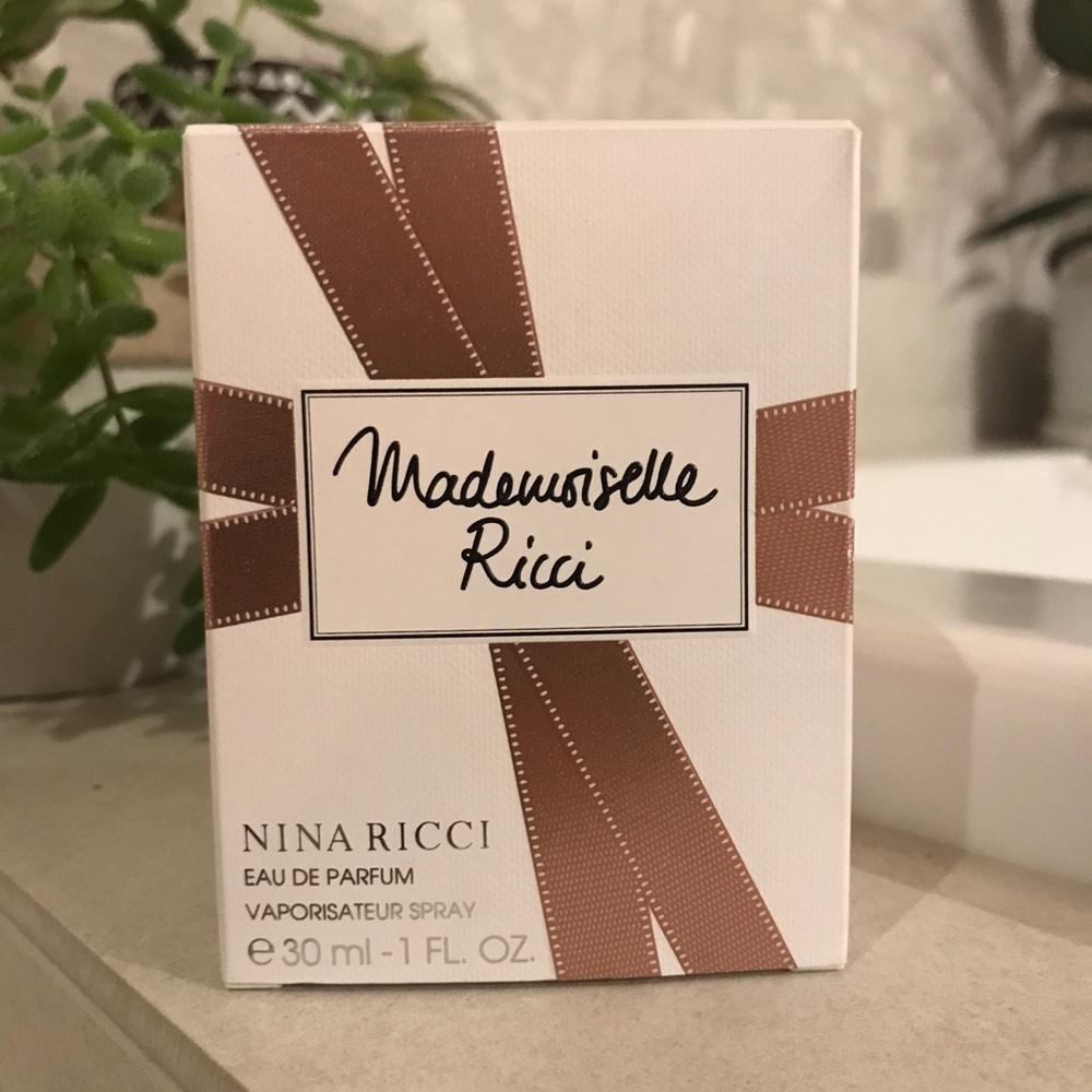 Nina Ricci Mademoiselle Ricci Eau de Parfum